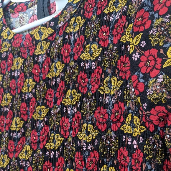 Floral Dress with Long Sleeves - Picture 4 of 9